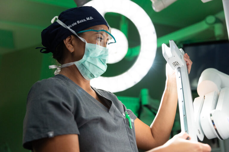 A bariatric doctor near Austin performs surgery.