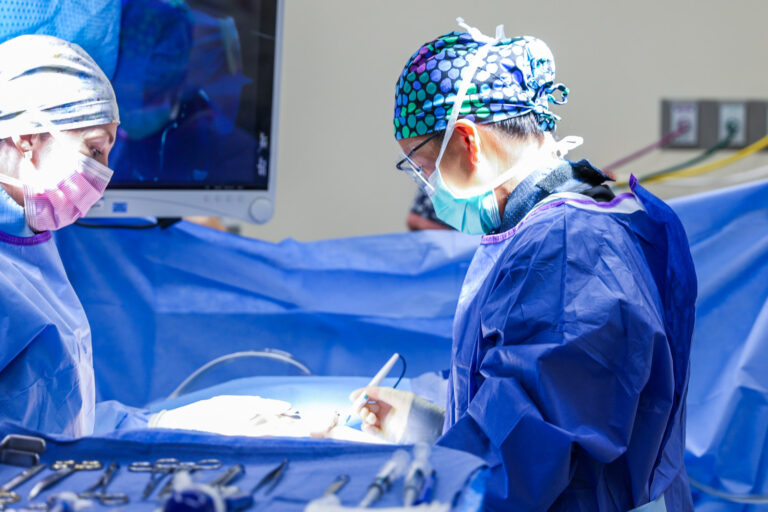 Surgeons performing gastric sleeve in Cedar Park